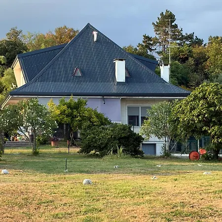 Casa Della Lupa Feriehus *